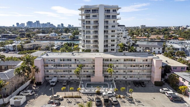 Building Photo - 625 Antioch Ave