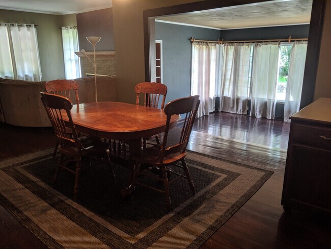 Building Photo - 1612 S Olive