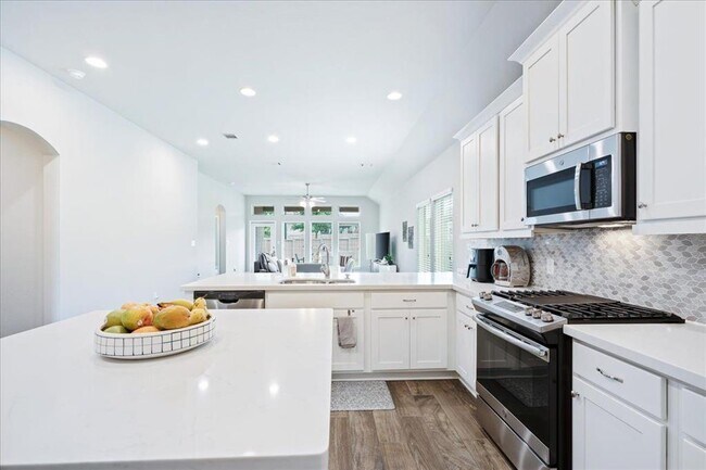 Building Photo - 217 Cherokee Rose Cir