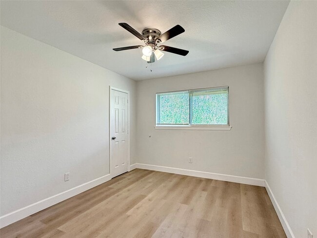 Building Photo - 1016 E Walker St