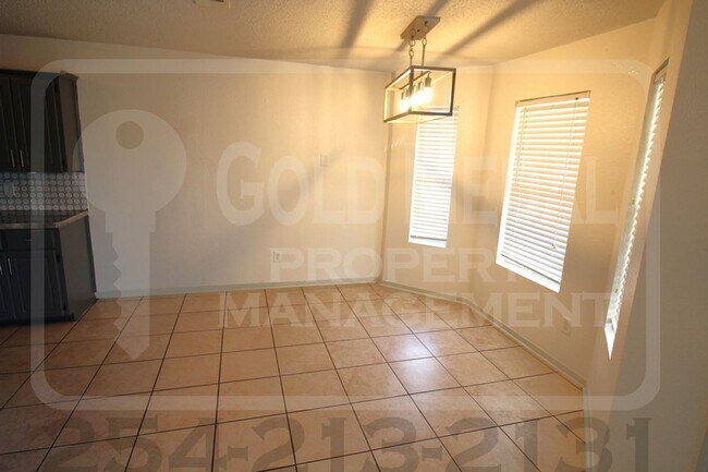 Building Photo - Beautiful 4-Bed, 2-Bath Home - Now Availab...