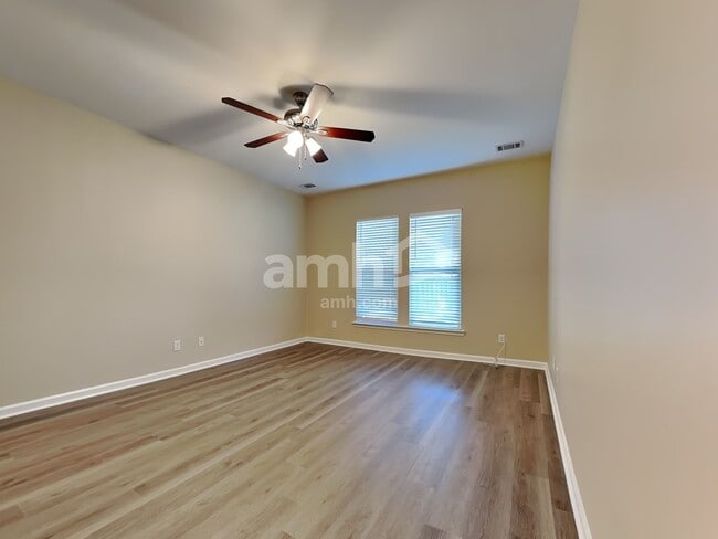 Building Photo - 25 Concordia Ct