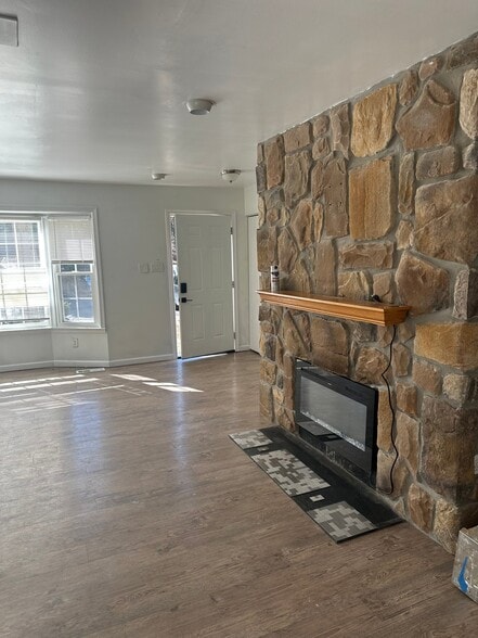 Building Photo - 6913 Woodstream Ln