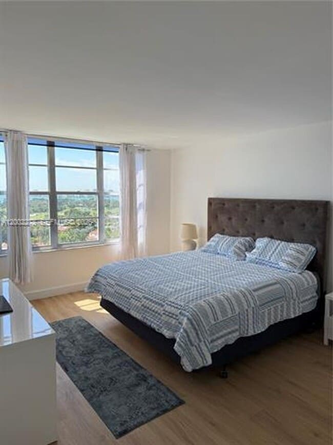 Building Photo - 5700 Collins Ave