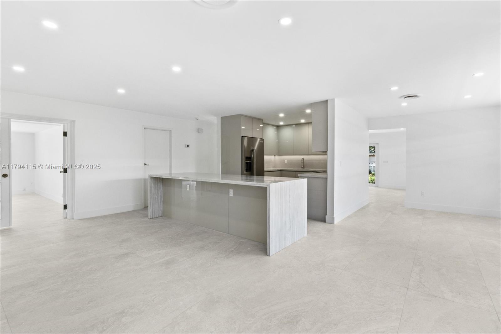 Building Photo - 2070 NE 54th Ct