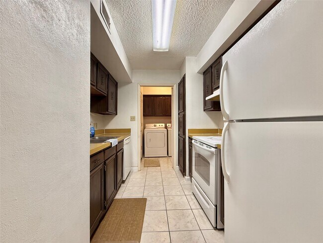 Building Photo - 11002 Hammerly Blvd