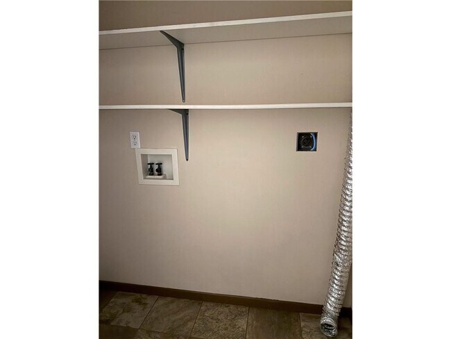 Building Photo - 1706 Lincoln Ave