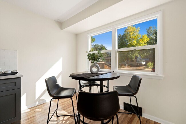 Building Photo - Stunning Fully Remodeled 3-Bedroom Home with Fenced Yard