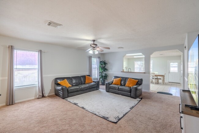 Building Photo - 914 Parsonfield Ct