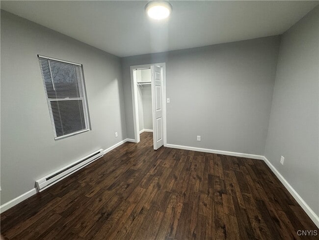 Building Photo - 121 E Main St