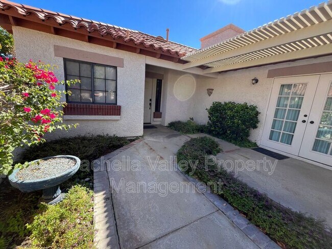 Building Photo - 112 Avellino Cir