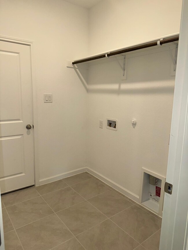 Building Photo - 2513 Broken Bow Dr