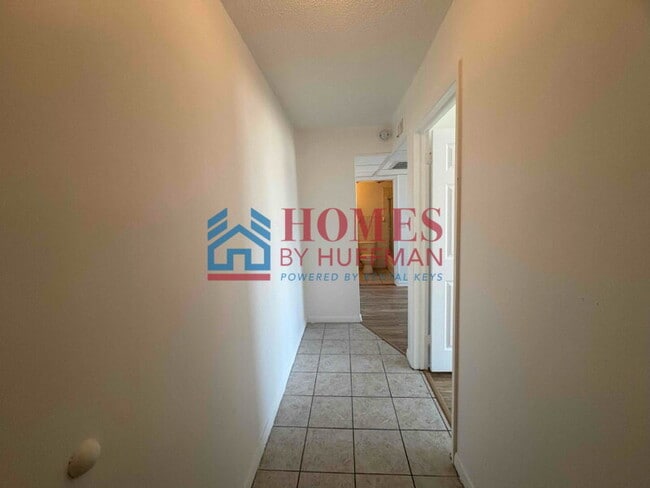 Building Photo - One Bedroom Apartment | Move in Ready