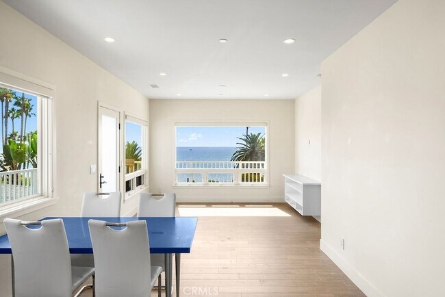 Building Photo - 376 Cliff Dr