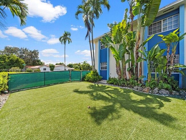 Building Photo - 9100 SW 95th Ave