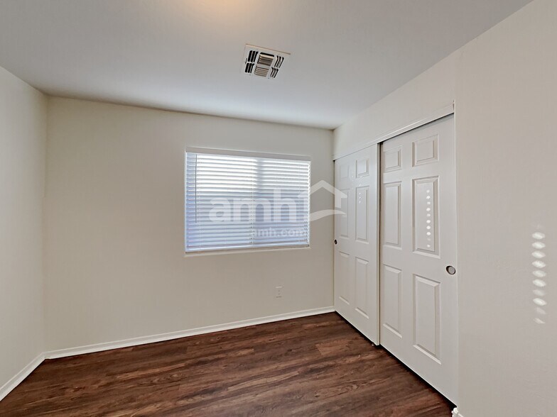 Building Photo - 25753 W Winslow Ave