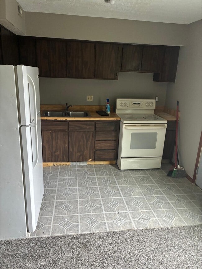 Building Photo - 2620 Sawbury Blvd