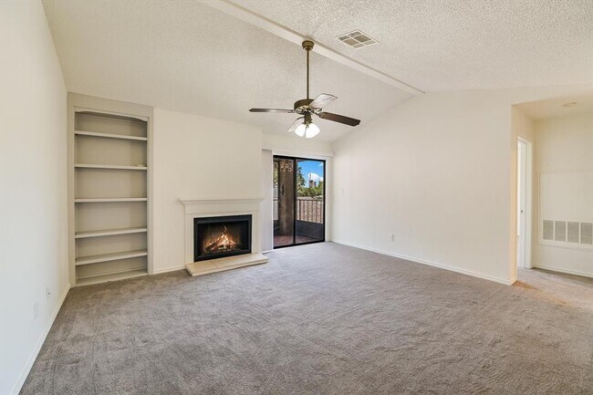 Building Photo - 1202 Thorpe Ln