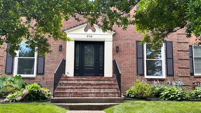 Building Photo - 6718 Deep Creek Dr