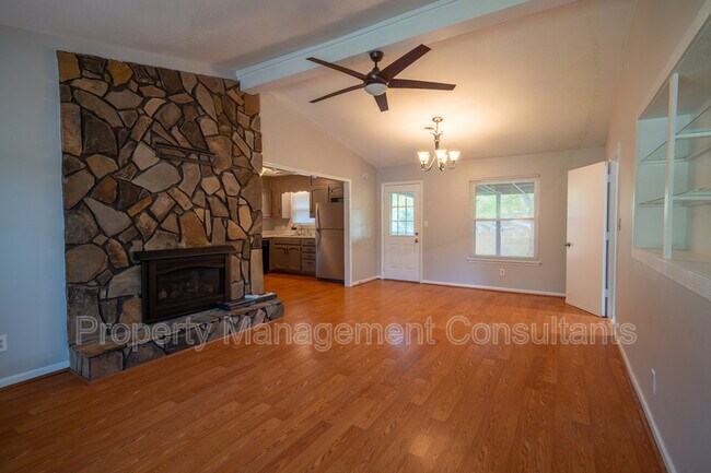 Building Photo - 912 Mountain Gap Rd SE