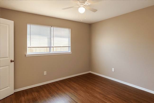 Building Photo - 6631 Indian Falls Dr