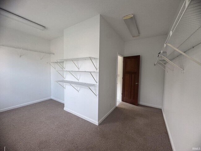 Building Photo - 2706 Grosbeak Ln