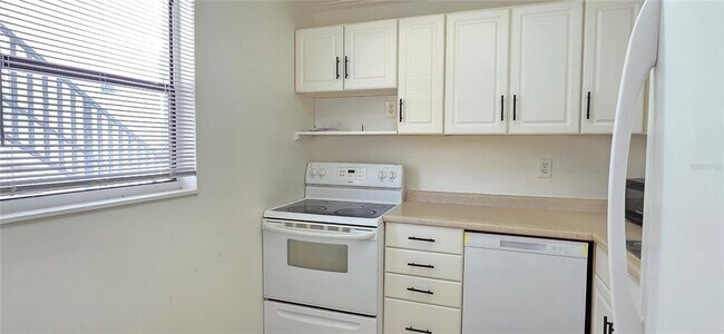 Building Photo - 1504 Virginia Ave