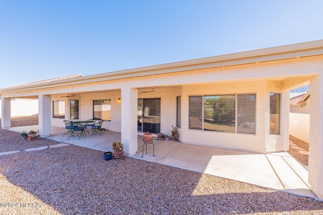Building Photo - 36500 S Rock Crest Dr