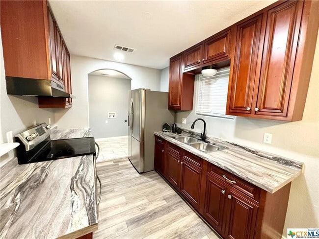 Building Photo - 736 Grice Dr