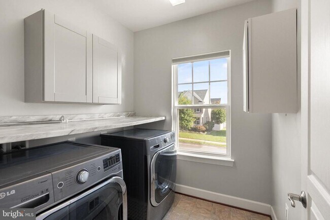 Building Photo - 5666 Spriggs Meadow Dr