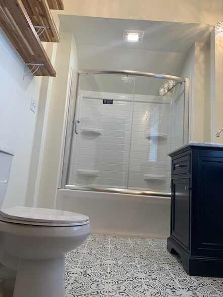 Bathroom Up - 414 2nd Ave N