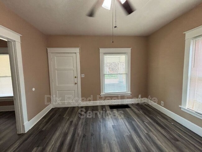 Building Photo - 708 Elwood St