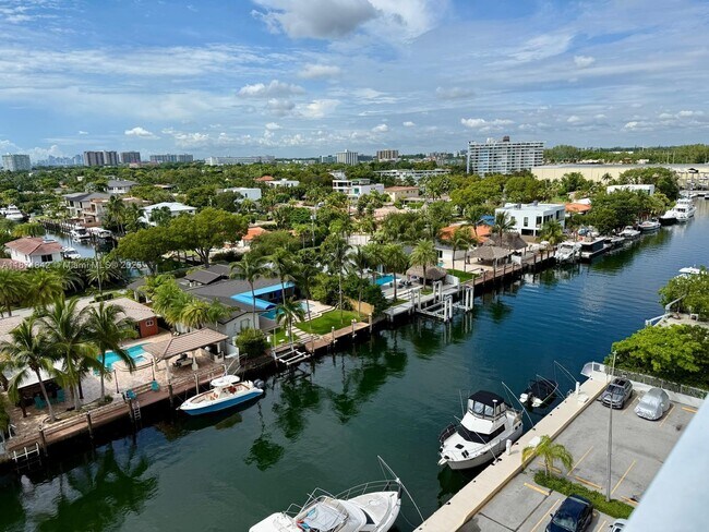 Primary Photo - 2000 NE 135th St