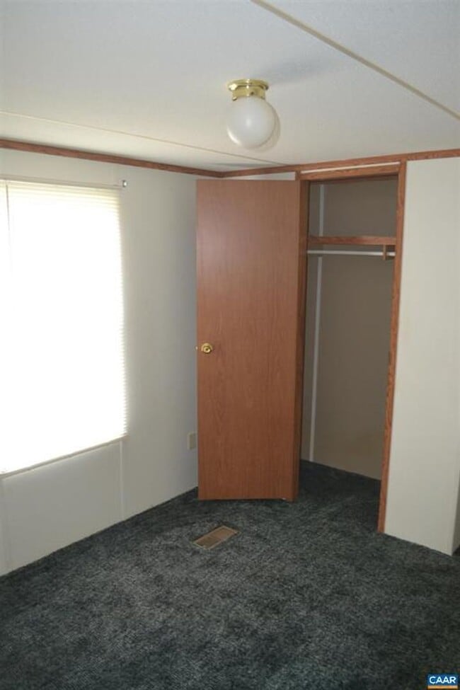 Building Photo - 3Bedroom 2Bath Columbia VA Home