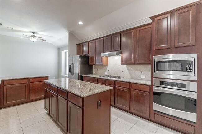 Building Photo - 314 Trillium Dr