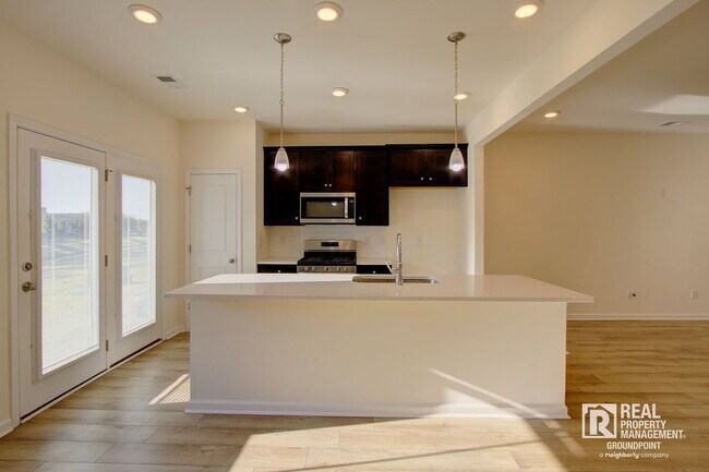 Building Photo - 432 Trotters Ln