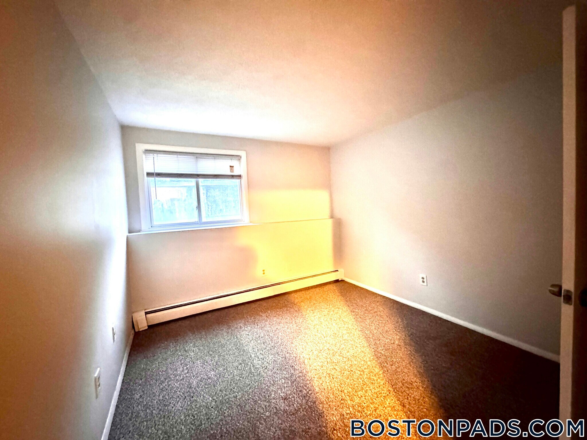 Building Photo - 715 N Main St