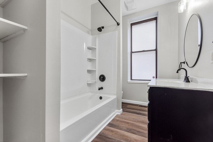 Updated bathroom - 3452 Humphrey St