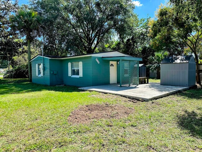 Primary Photo - 9728 Buncome Rd