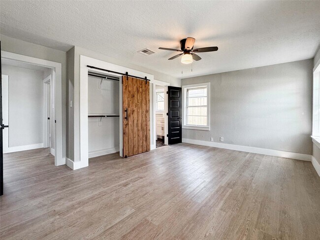 Building Photo - 2108 Ontario Ave