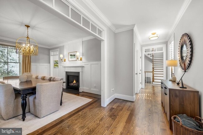 Building Photo - 323 S West St