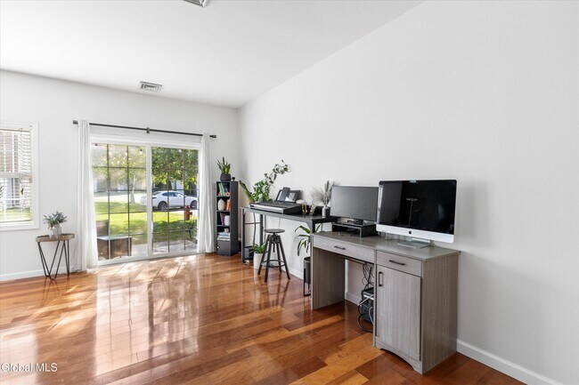 Building Photo - 401 Avalon Pl