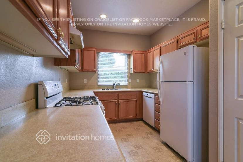 Building Photo - 43865 Gingham Ave