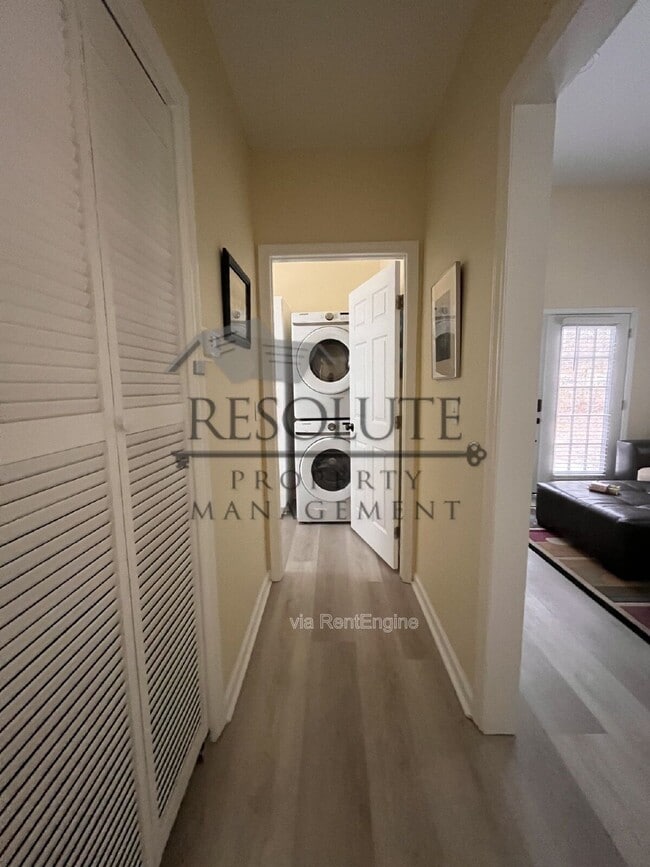 Building Photo - 6009 Garrett Rd