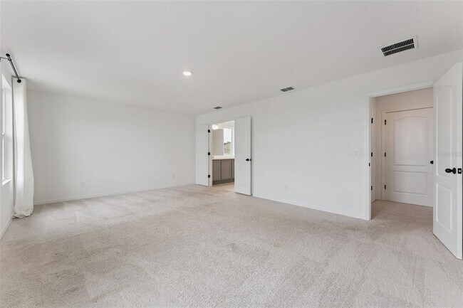 Building Photo - 756 Steerview St
