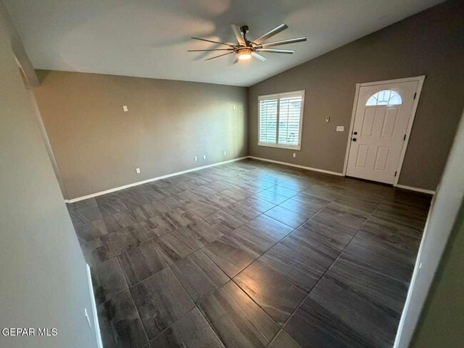 Building Photo - 460 Prime Desert Dr