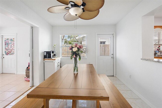 Building Photo - 5542 19th Ave N