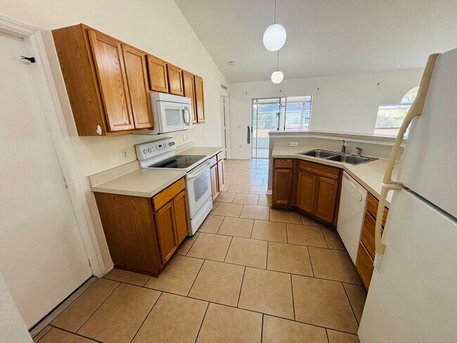 Building Photo - Charming 3 Bed 2 Bath House W/ Solar Panels