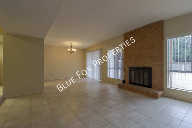 Building Photo - 2618 S Camino Seco