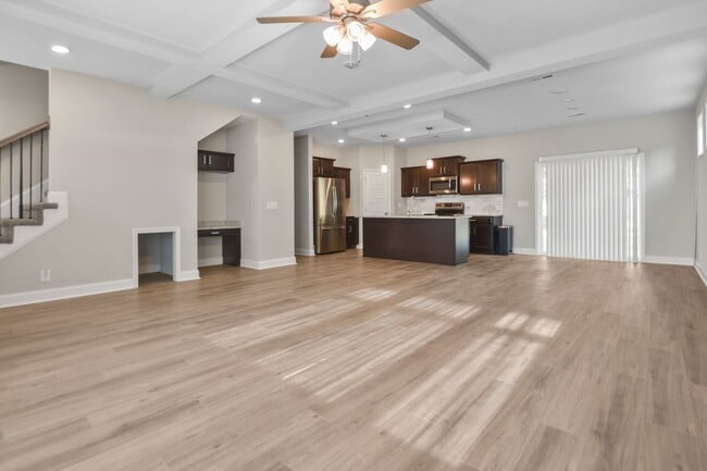 Building Photo - Pet Friendly Four Bedroom!